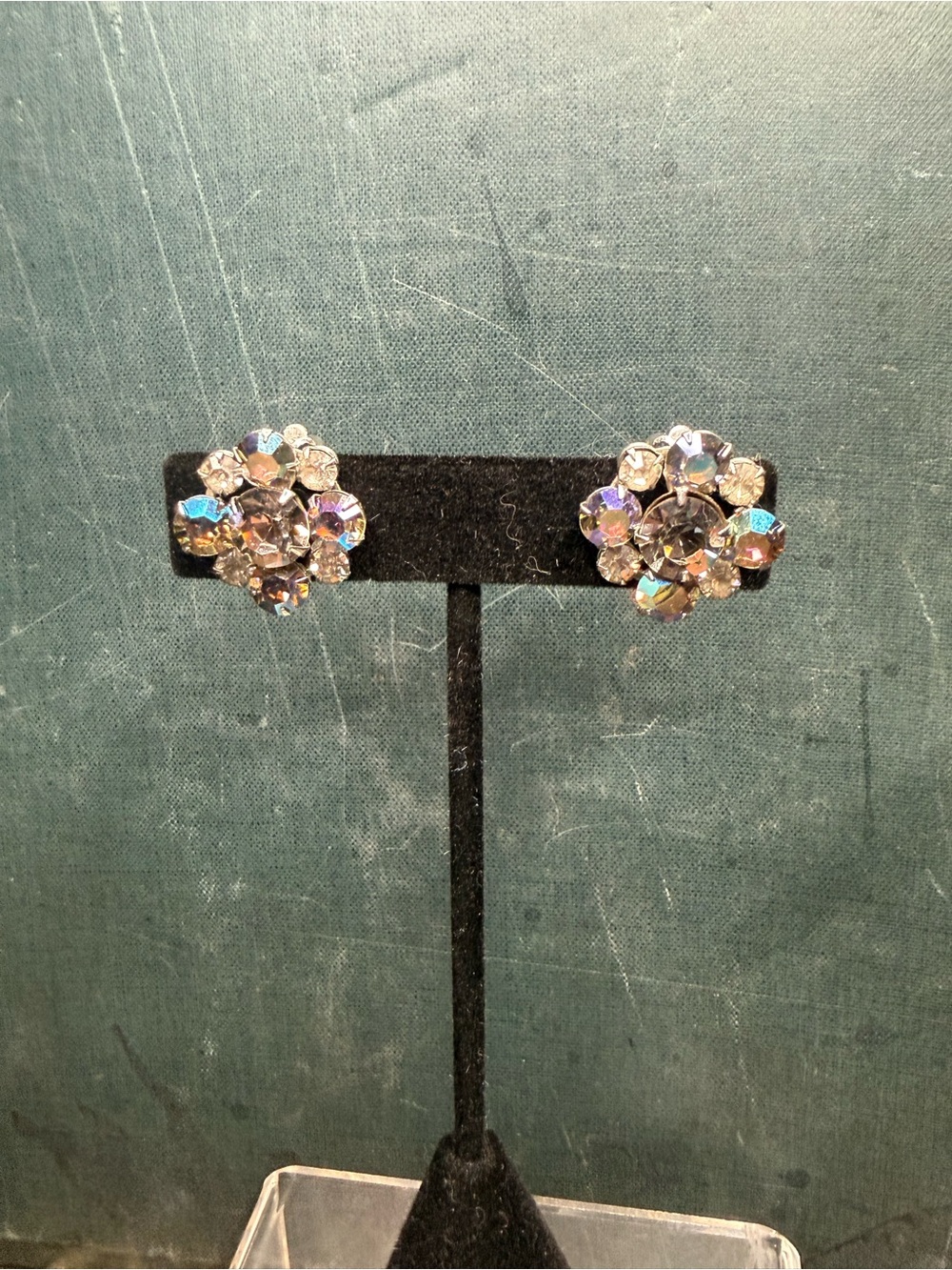 VTG Weiss Grey & Clear R.S. Aurora Borealis Clip On Earrings - Picture 2 of 7